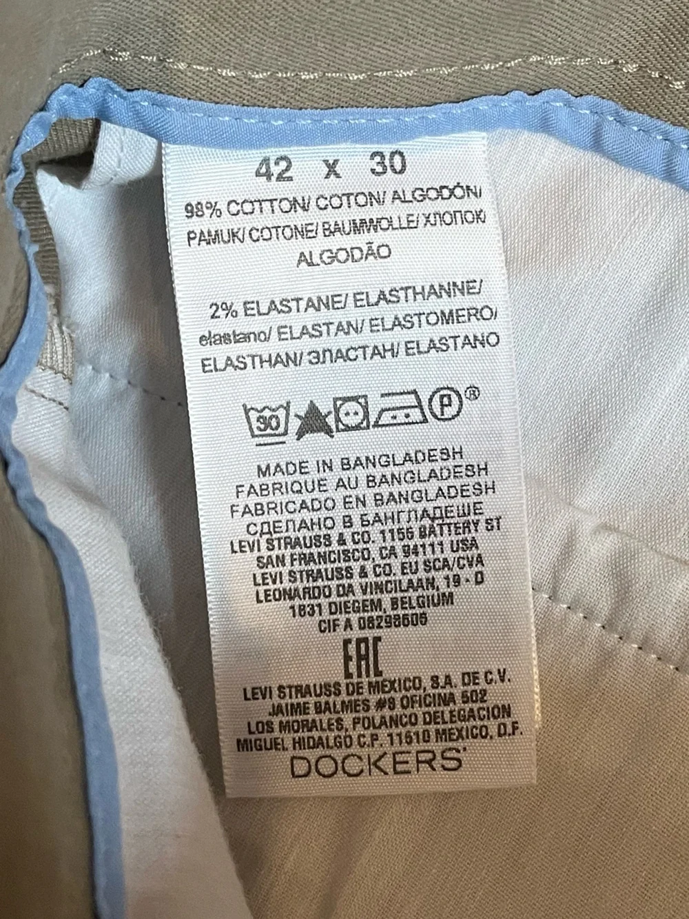 Men's Dockers Dress Chino Pants in Light Khaki 42 x 30